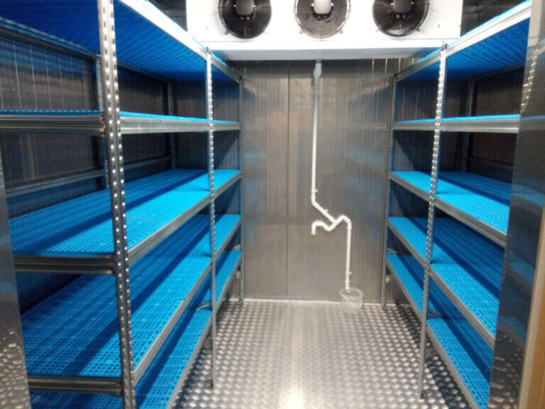 regały-metalowe-do-chłodni-mroźni