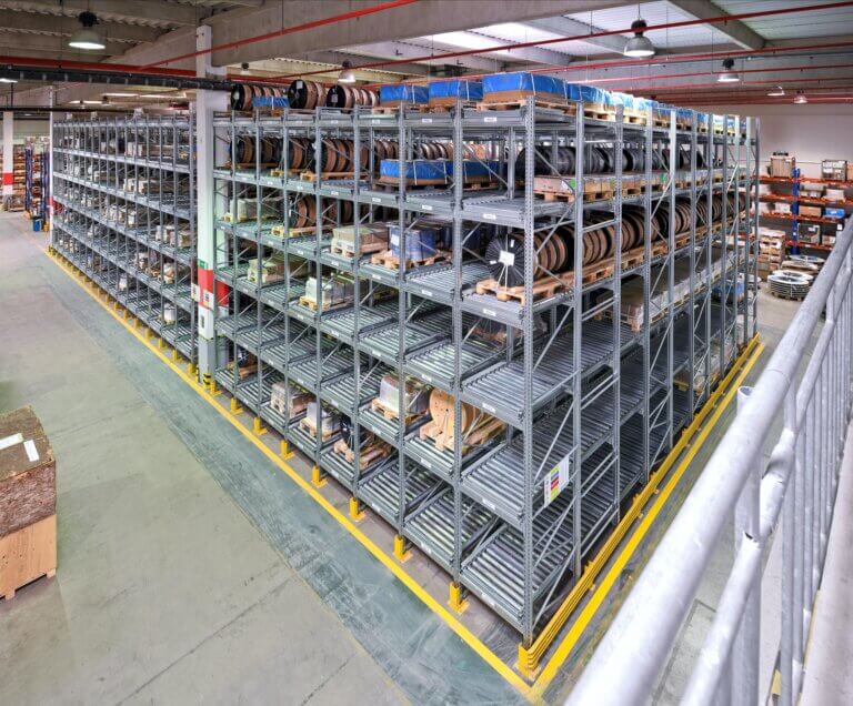 Regały magazynowe rolkowe