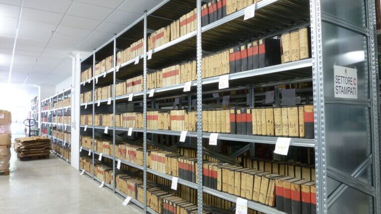 Regały do archiwum CBTC