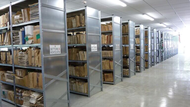 Regały do biblioteki CBTC