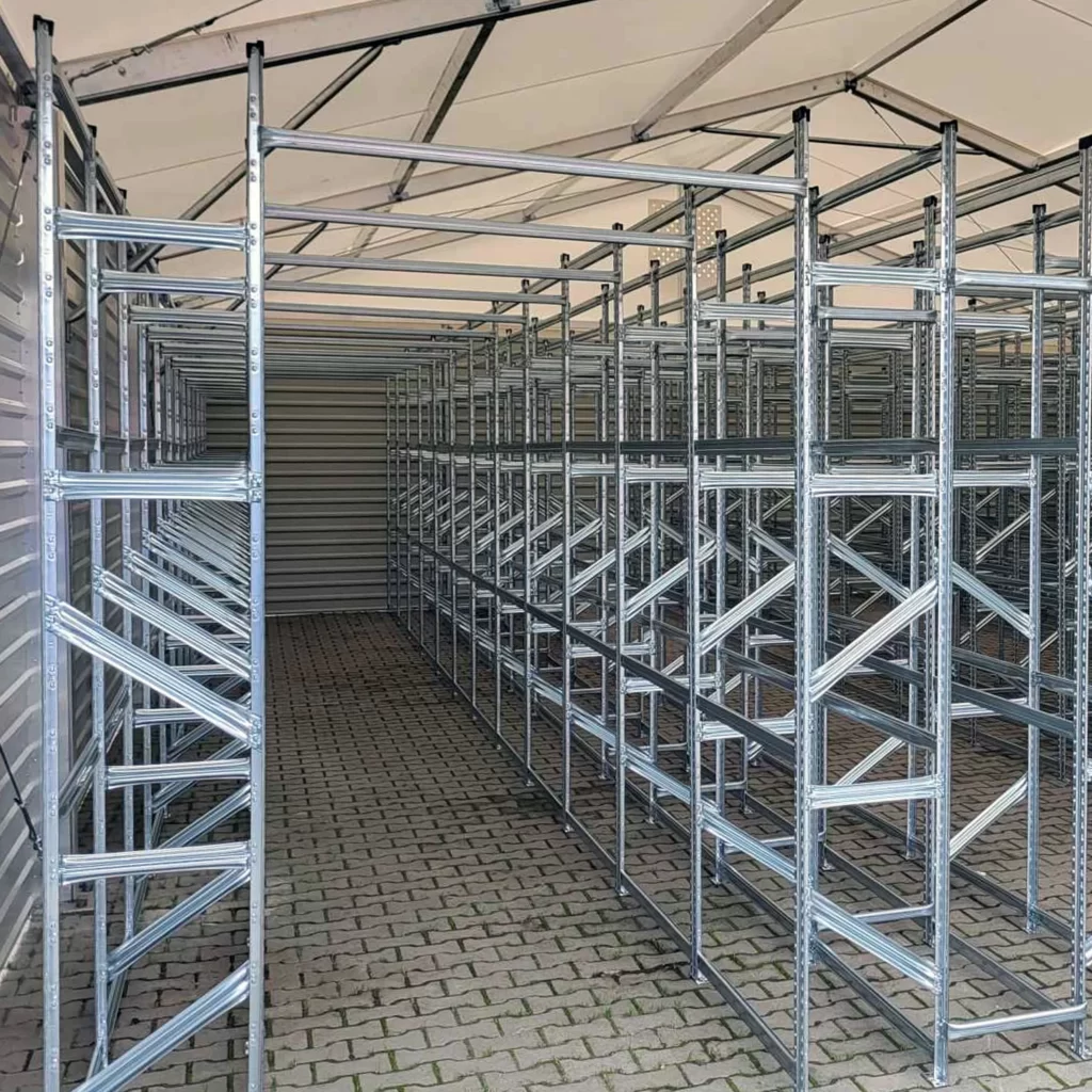 Łącznik do regałów