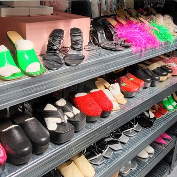Regały na buty i ubrania